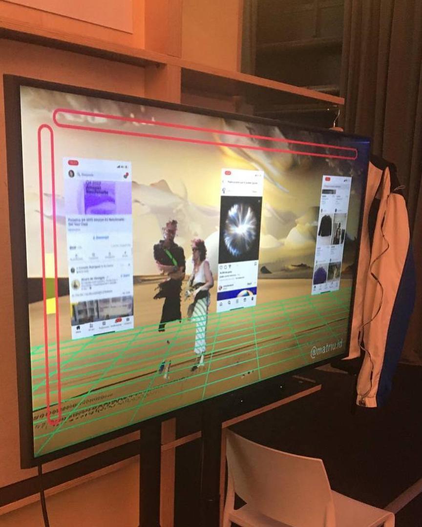 Visuals of the installation with two users projected